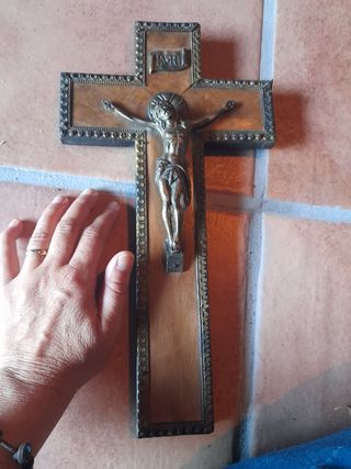 Crucifijo antiguo madera