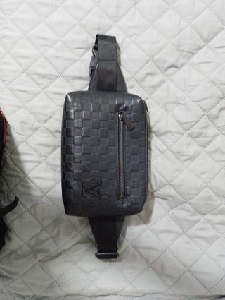Bandolera Louis Vuitton negra