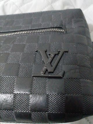 Bandolera Louis Vuitton negra