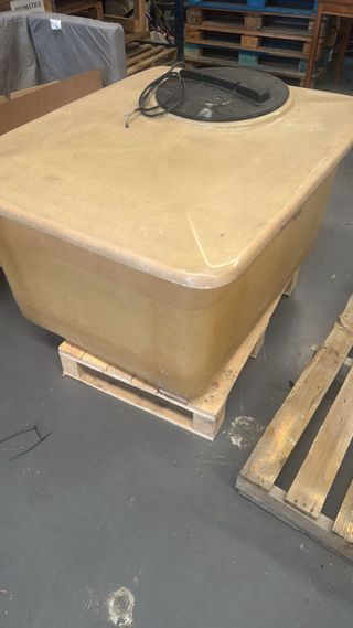 Bomba agua + depósito fibra+vaso expansor+control