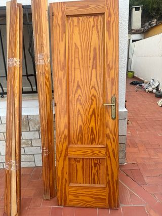 Puertas madera maciza