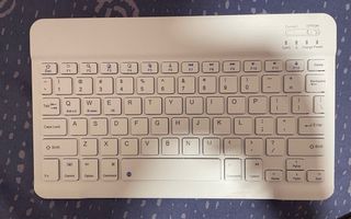 Teclado portátil blanco