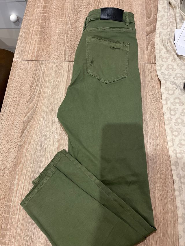 Vaqueros pitillo verde militar L
