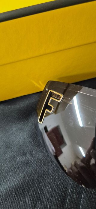 Occhiali Fendi neri e oro
