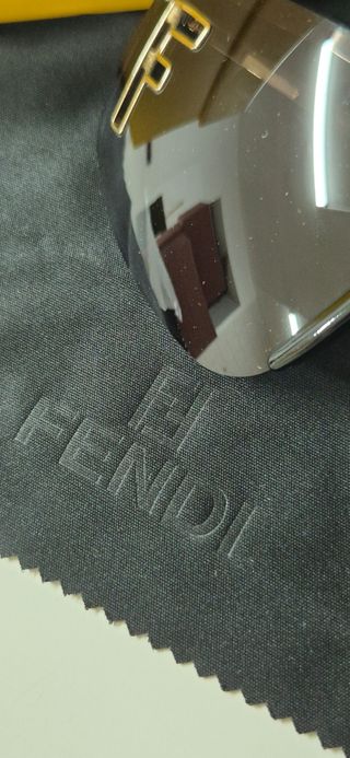 Occhiali Fendi neri e oro