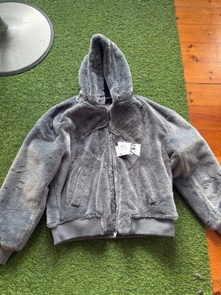 Chaqueta Zara gris reversible con pelo sintetico

