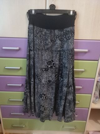 Falda larga negra y gris
