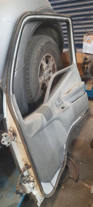 Puerta Mitsubishi Canter usada