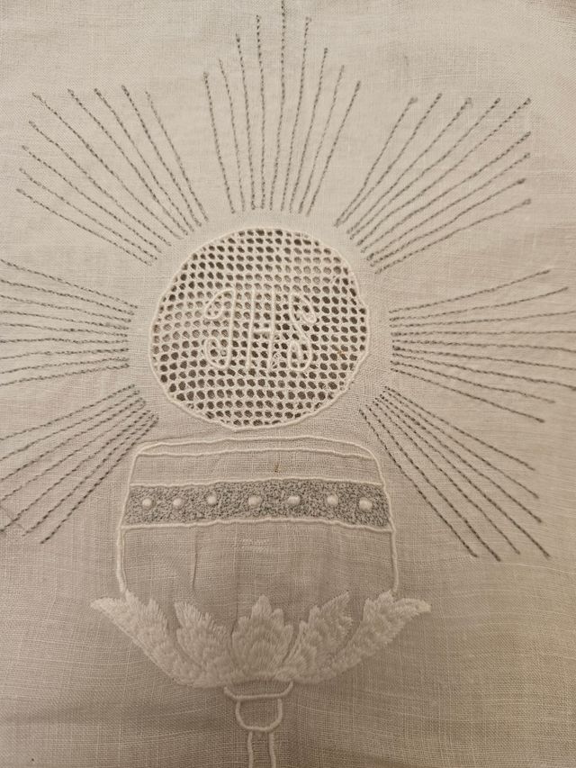 Humeral. Paño comunión: bordado hilo paño hombros.