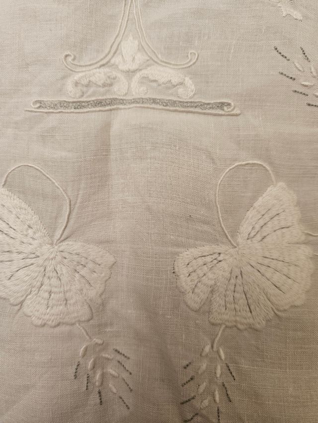 Humeral. Paño comunión: bordado hilo paño hombros.