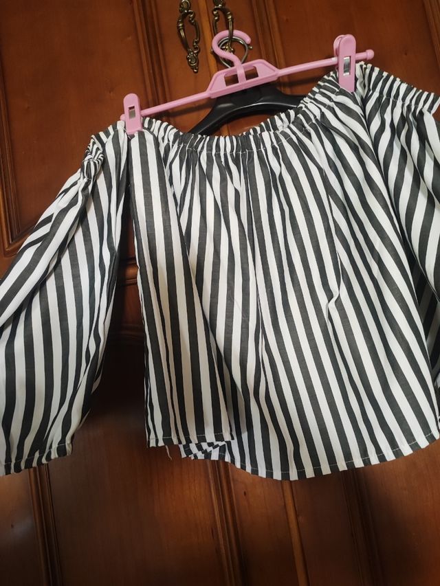 Top rayado blanco y negro