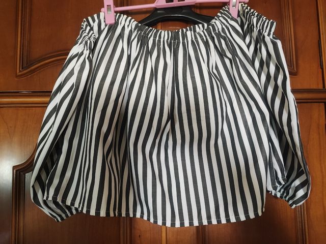 Top rayado blanco y negro