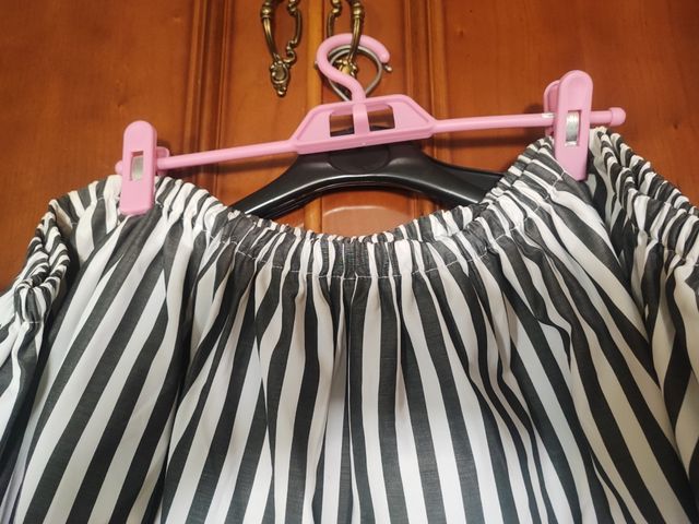 Top rayado blanco y negro