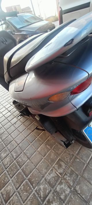 Yamaha Majesty 125cc - Scooter