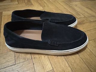 Zapato piso hombre negro
elegante 
