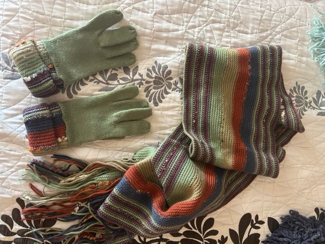 Bufanda y guantes - multicolor