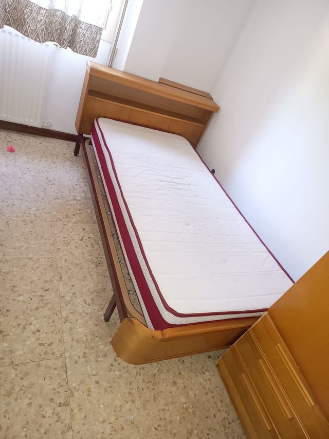 Cama individual madera con colchón con cabe