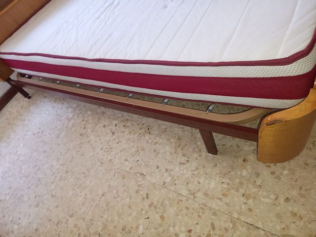 Cama individual madera con colchón con cabe