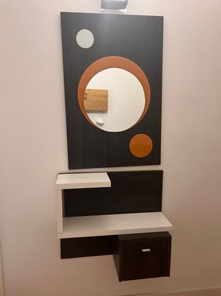 Mueble recibidor con espejo
