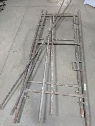 Andamio metálico usado