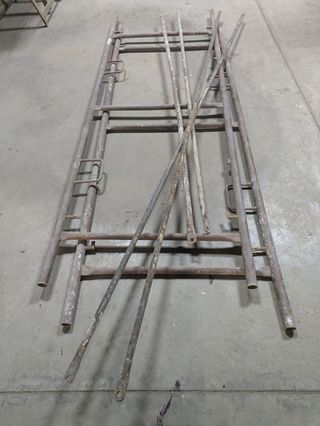 Andamio metálico usado