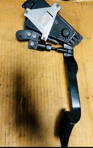 Pedal acelerador camion  Renault Midlum Premium