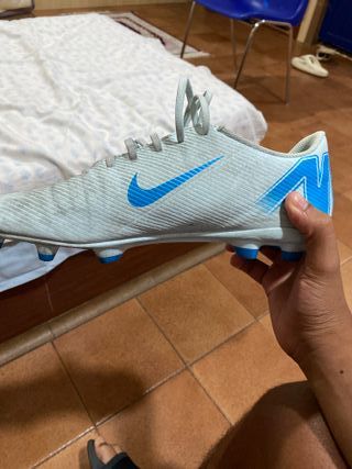 Zapatillas Nike Fútbol - Blancas y Azules