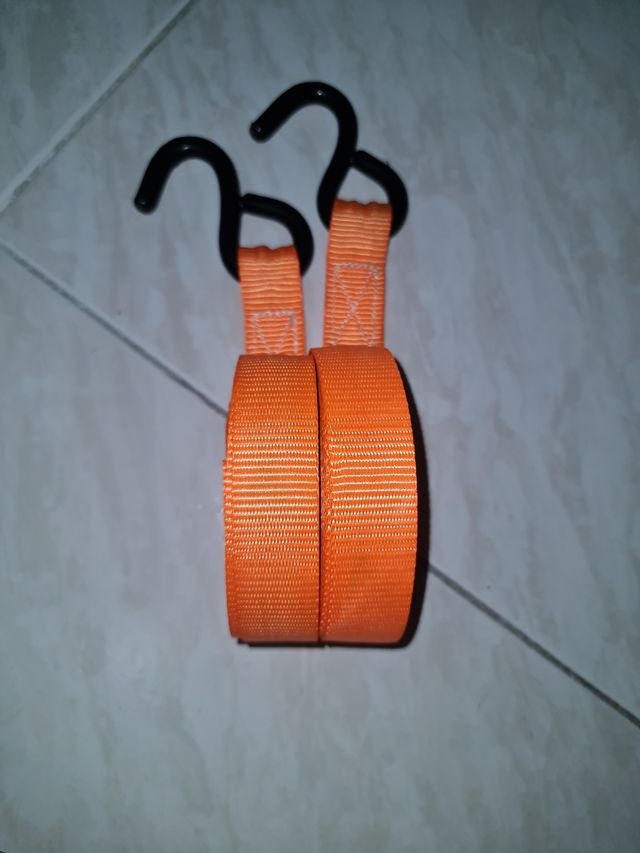 Cinta de amarre con gancho