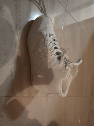 Zapatillas Fila blancas altas