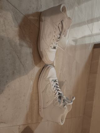 Zapatillas Fila blancas altas