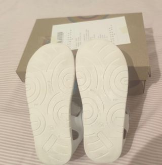 Sandalias niña de Pablosky.
