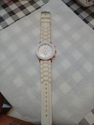 Reloj GENEVA blanco y dorado