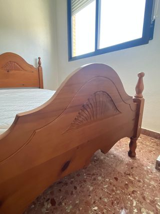 2 camas madera maciza + mesilla