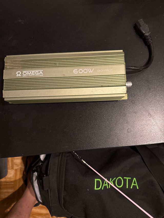 Balastro Omega Digi Pro 600W