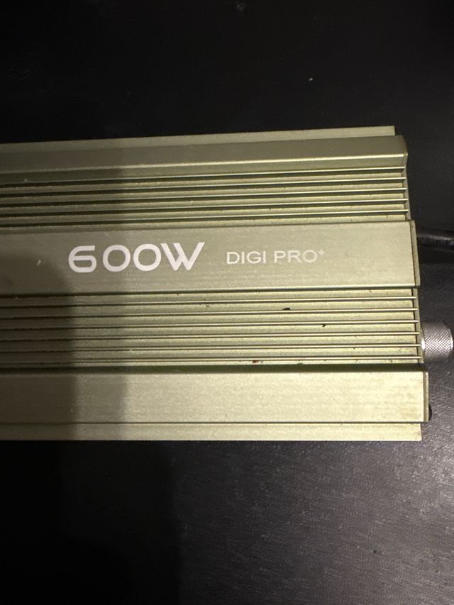 Balastro Omega Digi Pro 600W