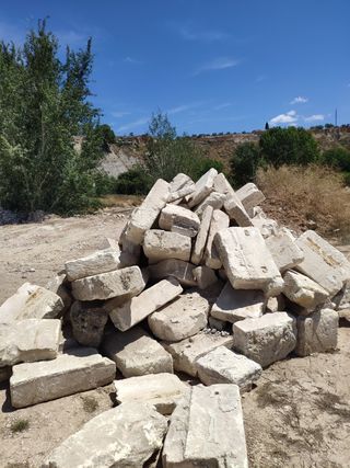 Sillares arenisca 10€/ud