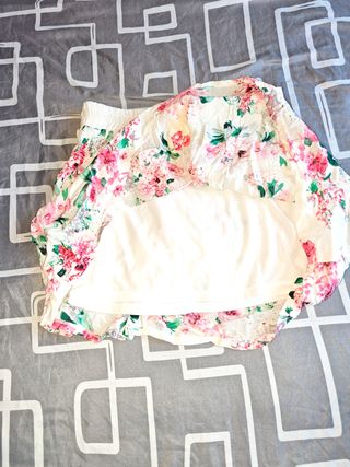 Falda floral DODO - blanca y rosa