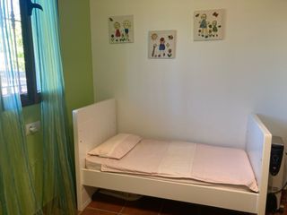 Cama infantil blanca 150cm  x  80cm