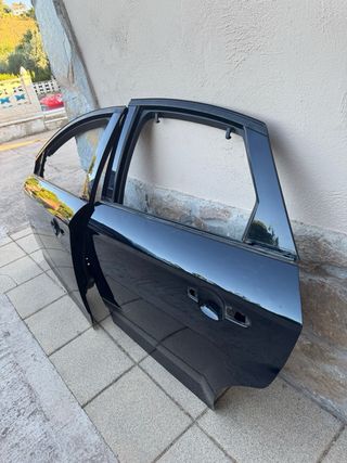 Puerta trasera izquierda Ford mondeo mk4 2008