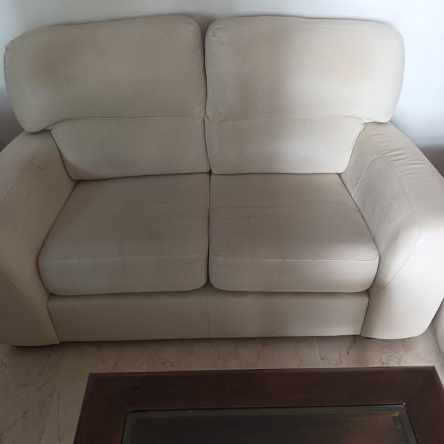 Dos Sofás piel beige 2 plazas
