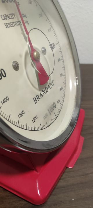 Bilancia cucina Brandani rossa