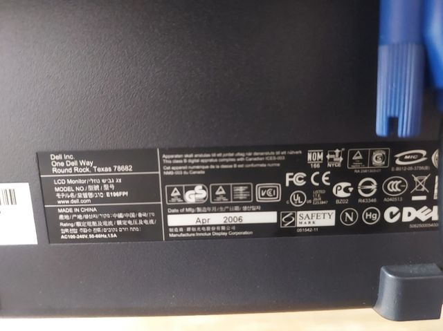 Monitor Dell 19" - Pantalla LCD