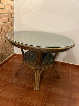 Mesa redonda mimbre y cristal