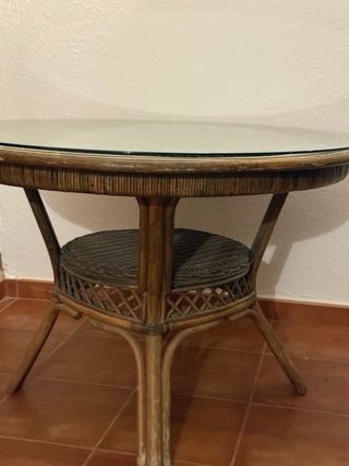 Mesa redonda mimbre y cristal