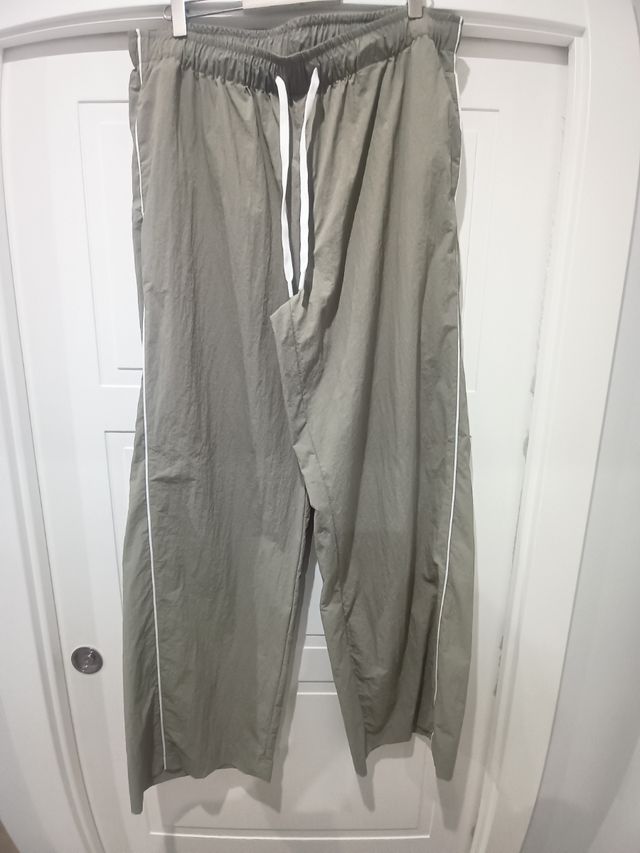 Pantalones deportivos verde oliva