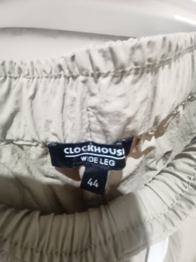 Pantalones deportivos verde oliva