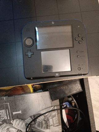 Nintendo 2DS negra y azul