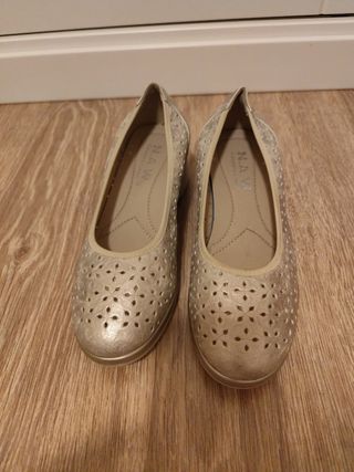 Zapatos cuña dorados