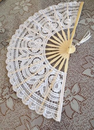 Abanico encaje blanco
