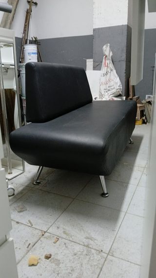 Sillón negro piel sintética